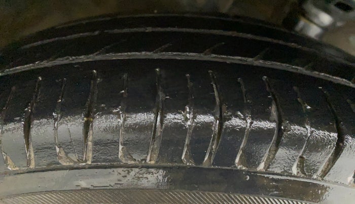 2014 Maruti Wagon R 1.0 LXI CNG, CNG, Manual, 48,331 km, Right Rear Tyre Tread