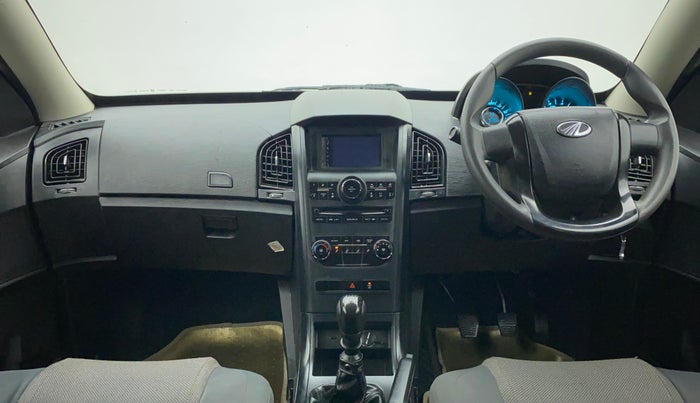 2018 Mahindra XUV500 W5 FWD, Diesel, Manual, 76,723 km, Dashboard