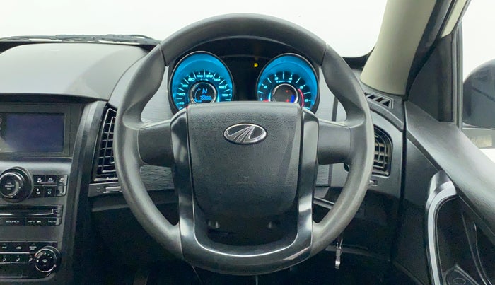 2018 Mahindra XUV500 W5 FWD, Diesel, Manual, 76,723 km, Steering Wheel Close Up