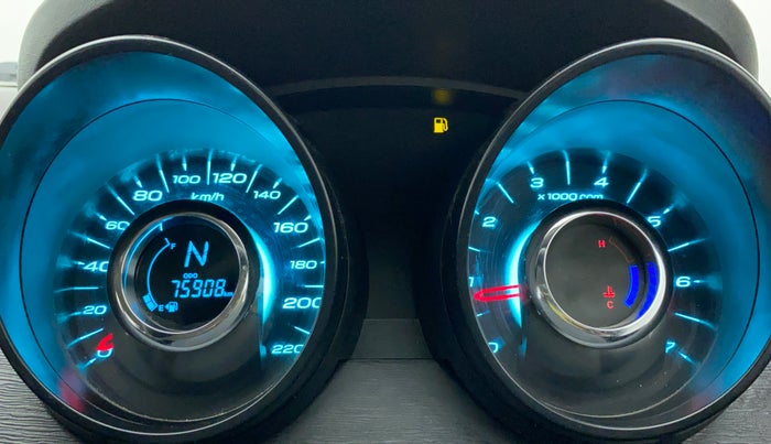 2018 Mahindra XUV500 W5 FWD, Diesel, Manual, 76,723 km, Odometer Image