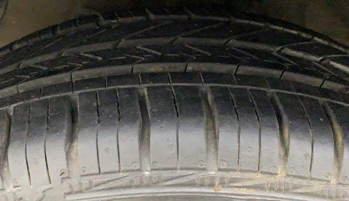 2018 Hyundai Grand i10 SPORTZ 1.2 KAPPA VTVT, Petrol, Manual, 54,795 km, Left Front Tyre Tread