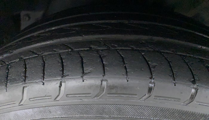 2020 Honda Civic ZX MT DIESEL, Diesel, Manual, 29,774 km, Left Front Tyre Tread