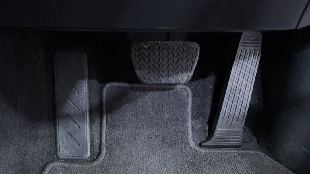 2023 Toyota Camry Ascent, Automatic, 51492 km, Pedals and Footmat