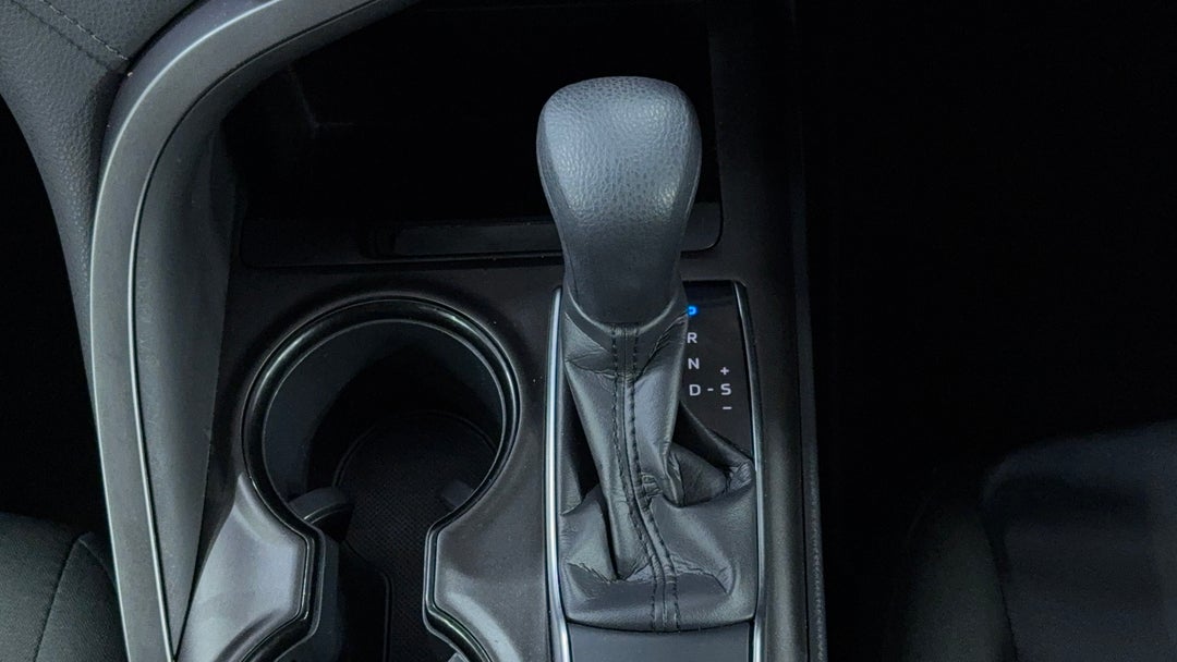 2023 Toyota Camry Ascent, Automatic, 51492 km, Gear Lever 