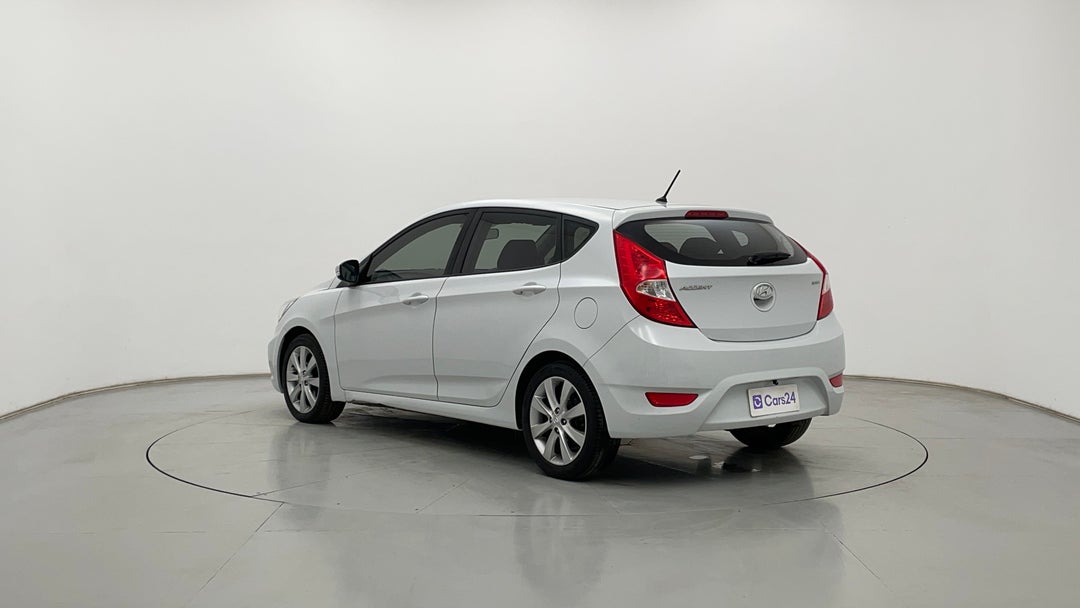 Left Back Diagonal (45- Degree) View