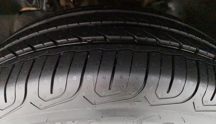 2018 Tata Tiago XZ 1.2 REVOTRON, Petrol, Manual, 25,710 km, Left Front Tyre Tread