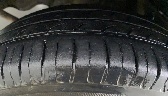 2016 Maruti Alto K10 LXI CNG, CNG, Manual, 63,010 km, Right Rear Tyre Tread