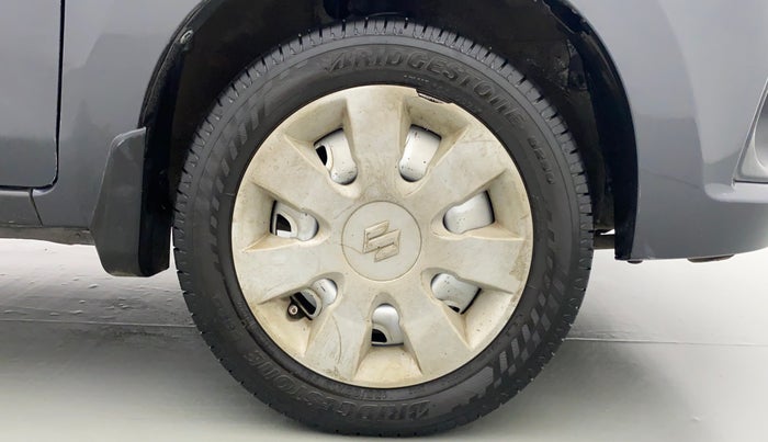 2016 Maruti Alto K10 LXI CNG, CNG, Manual, 63,010 km, Right Front Wheel