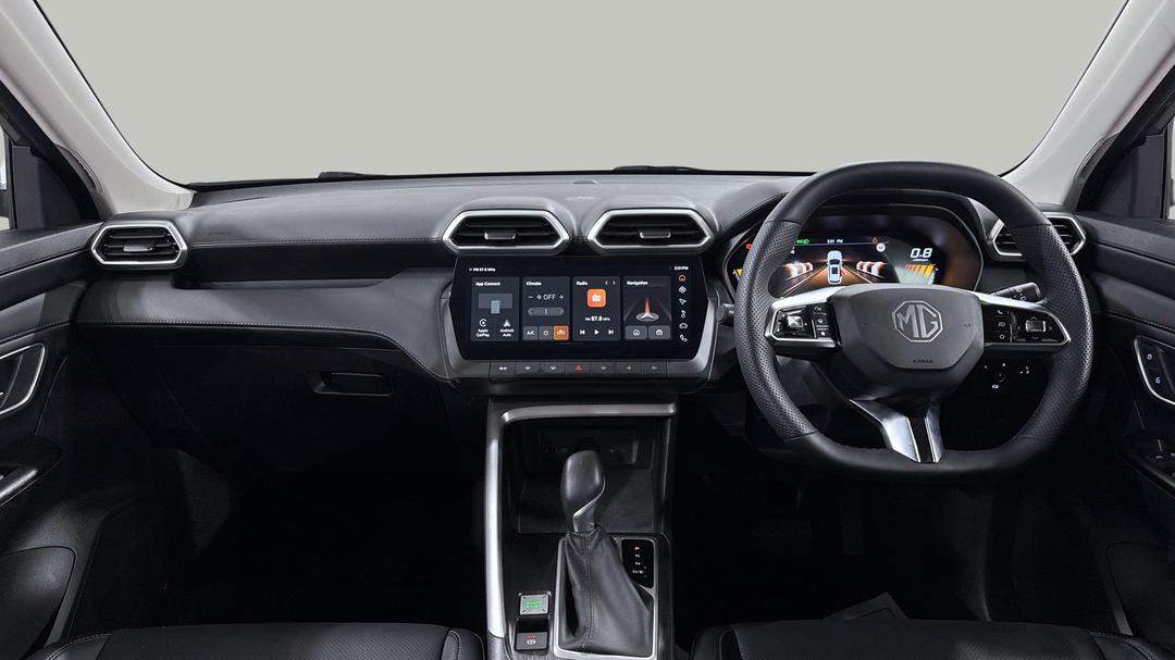 2025 MG ZS Essence, Automatic, 5277 km, Dashboard View