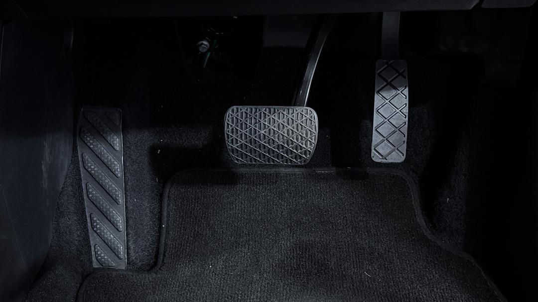 2025 MG ZS Essence, Automatic, 5277 km, Pedals and Footmat