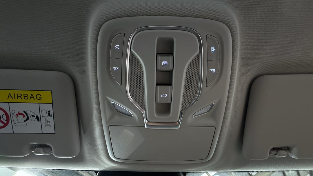 2025 MG ZS Essence, Automatic, 5277 km, On-Roof Controls/Sunglass holder
