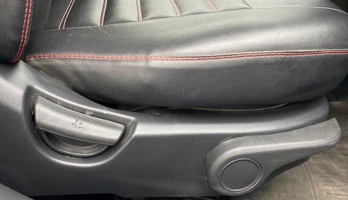 2017 Hyundai Xcent SX 1.2 OPT, Petrol, Manual, 64,115 km, Driver Side Adjustment Panel