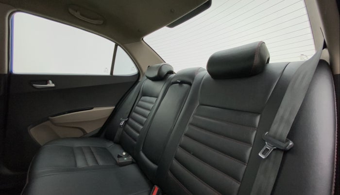 2017 Hyundai Xcent SX 1.2 OPT, Petrol, Manual, 64,115 km, Right Side Rear Door Cabin