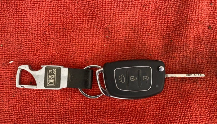 2014 Hyundai Xcent S 1.2, Petrol, Manual, 67,485 km, Key Close Up