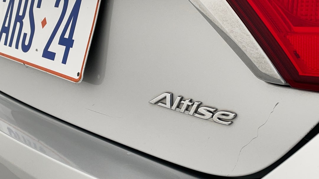 Badge (Boot Right Side)