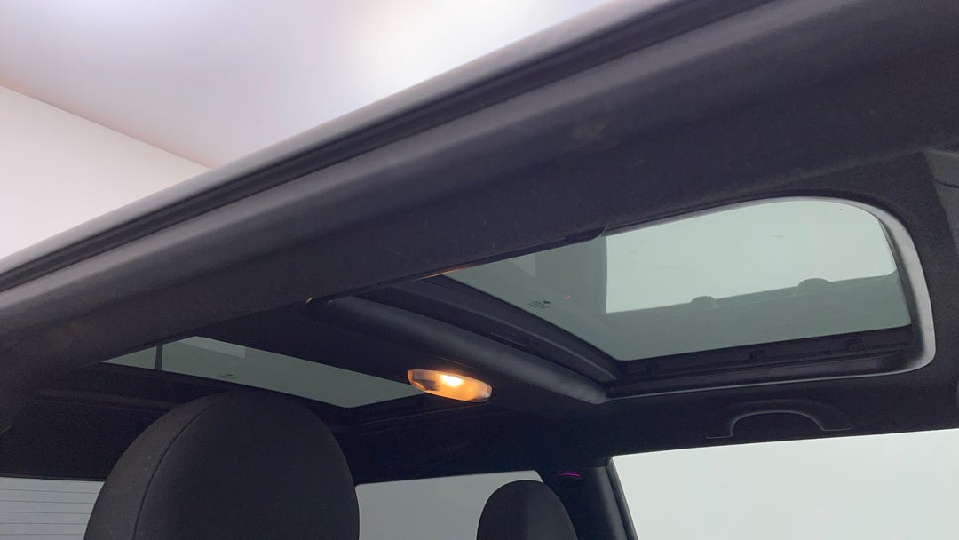 Interior Sunroof/Moonroof