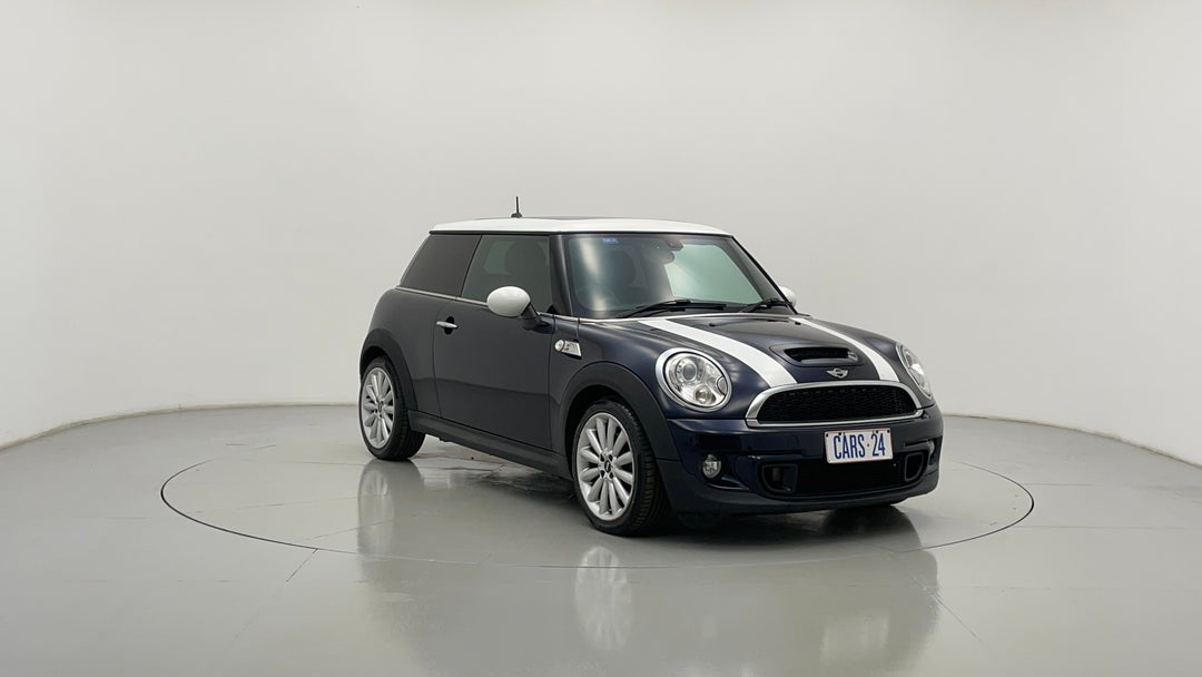 Right Front Diagonal (45- Degree) View