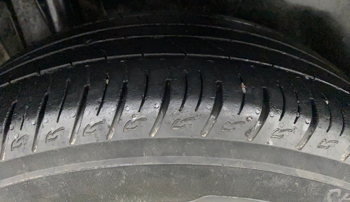 2018 Maruti S Cross ZETA 1.3, Diesel, Manual, 1,22,827 km, Right Rear Tyre Tread