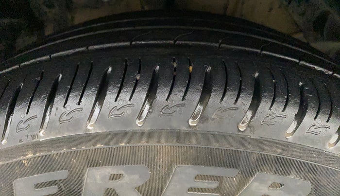2018 Maruti S Cross ZETA 1.3, Diesel, Manual, 1,22,827 km, Right Front Tyre Tread