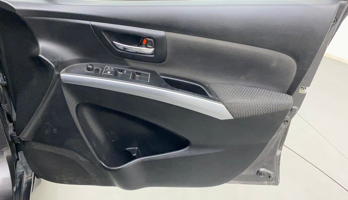 2018 Maruti S Cross ZETA 1.3, Diesel, Manual, 1,22,827 km, Driver Side Door Panels Control
