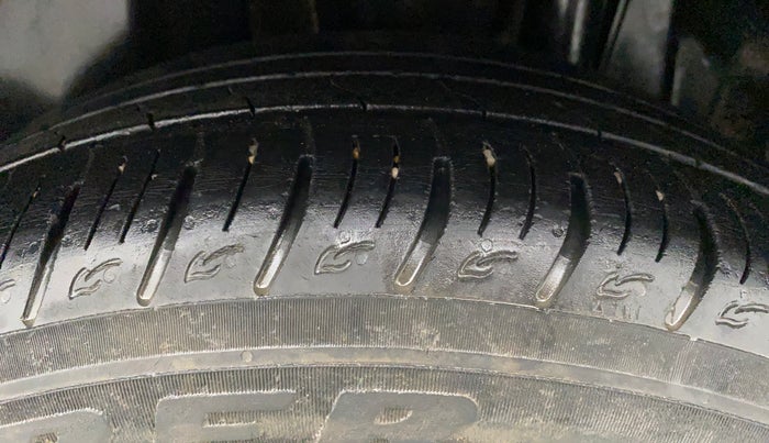 2018 Maruti S Cross ZETA 1.3, Diesel, Manual, 1,22,827 km, Left Rear Tyre Tread