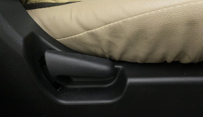 2017 Maruti Wagon R 1.0 VXI, Petrol, Manual, 18,958 km, Driver Side Adjustment Panel