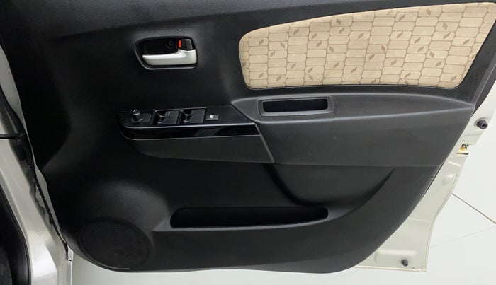2017 Maruti Wagon R 1.0 VXI, Petrol, Manual, 18,958 km, Driver Side Door Panels Control