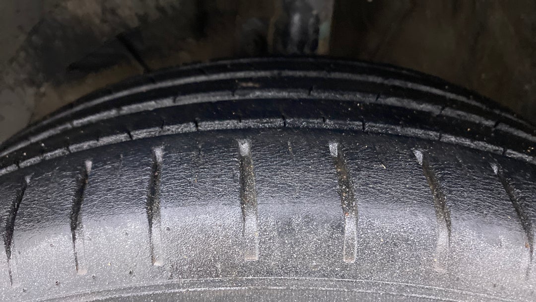 Left Front Tyre Tread