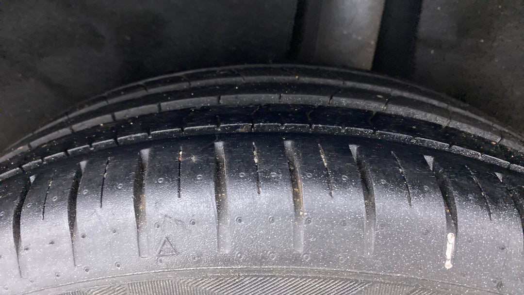 Left Rear Tyre Tread