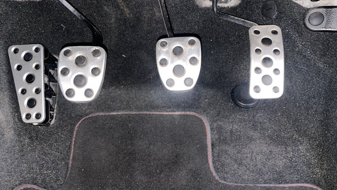 2014 Subaru WRX Premium (AWD), Manual, 123166 km, Pedals and Footmat