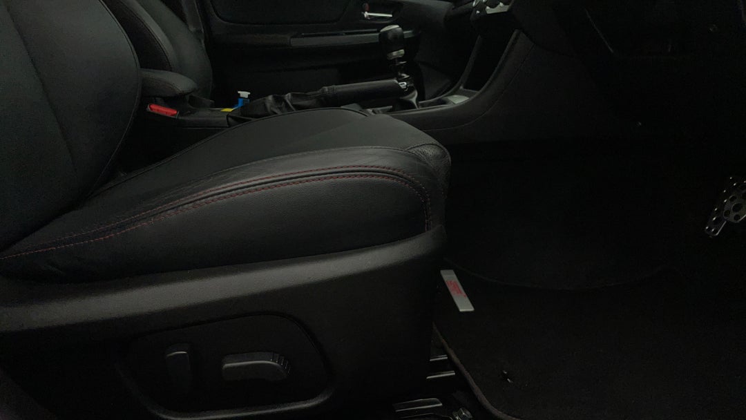 2014 Subaru WRX Premium (AWD), Manual, 123166 km, Drivers Side Adjustment Panel