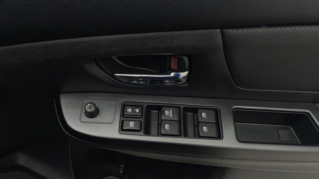 2014 Subaru WRX Premium (AWD), Manual, 123166 km, Drivers Side Door Panel Controls