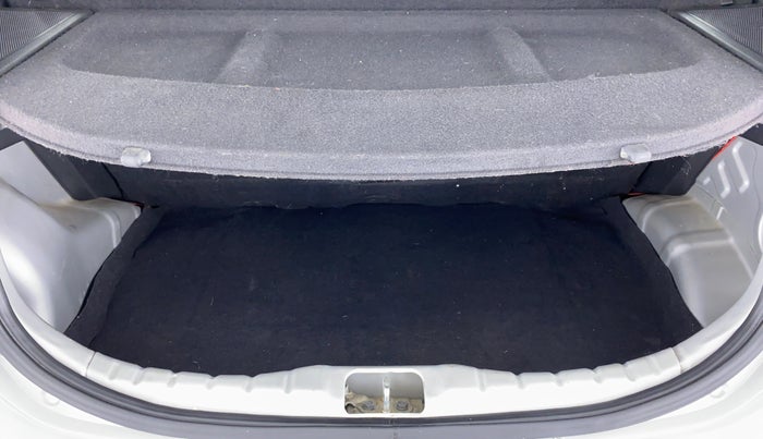 2015 Hyundai Eon MAGNA PLUS, Petrol, Manual, 34,371 km, Boot Inside