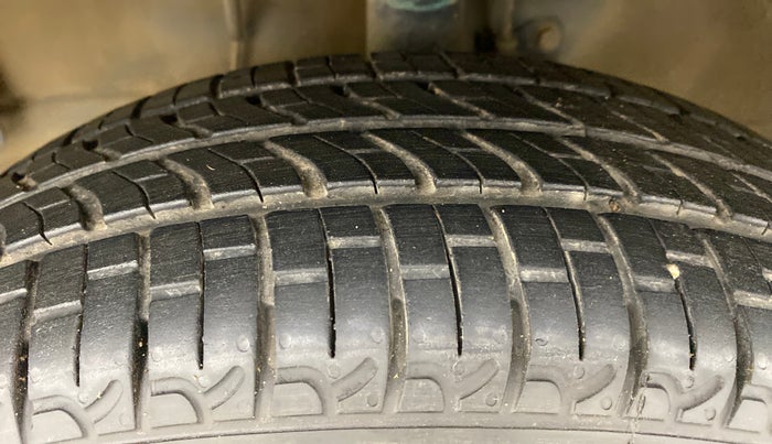 2017 Maruti Wagon R 1.0 VXI PLUS, Petrol, Manual, 38,033 km, Left Front Tyre Tread