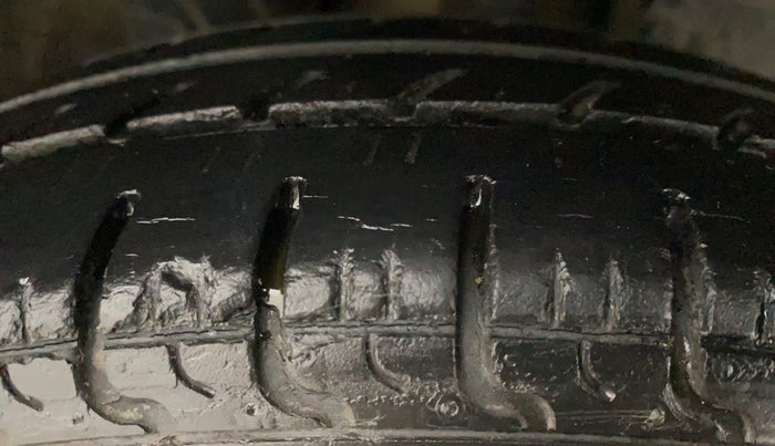 2015 Renault Kwid RXT 0.8, Petrol, Manual, 55,790 km, Right Front Tyre Tread