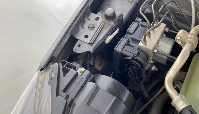 2019 Maruti Vitara Brezza LDI, Diesel, Manual, 69,334 km, Right headlight - Clamp has minor damage