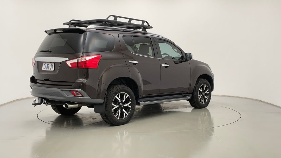 Right Back Diagonal (45- Degree) View