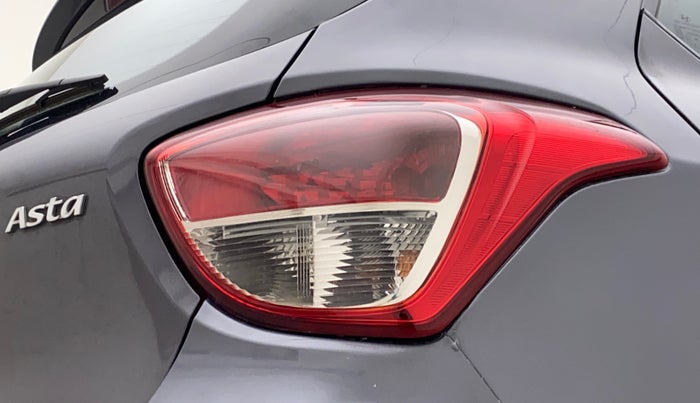 2018 Hyundai Grand i10 ASTA 1.2 KAPPA VTVT, Petrol, Manual, 1,17,582 km, Right tail light - Reverse gear light not functional