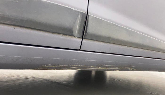 2018 Hyundai Grand i10 ASTA 1.2 KAPPA VTVT, Petrol, Manual, 1,17,582 km, Right running board - Minor scratches