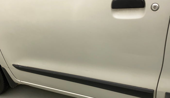 2018 Maruti Wagon R 1.0 LXI CNG, CNG, Manual, 60,667 km, Front passenger door - Slightly dented