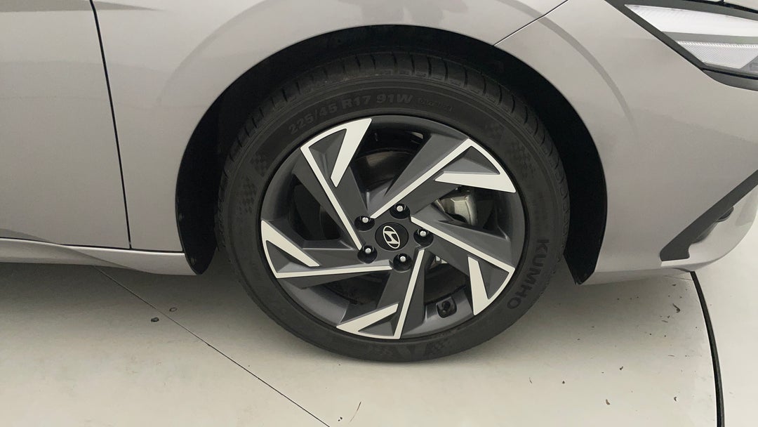 2024 Hyundai i30 Elite, Automatic, 2353 km, Right Front Wheel