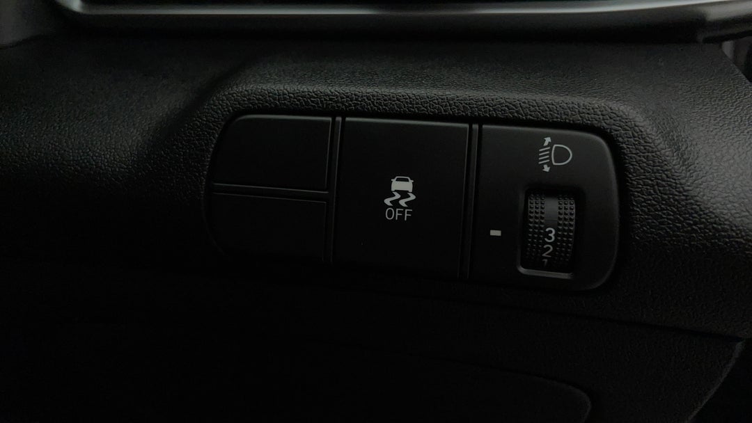 2024 Hyundai i30 Elite, Automatic, 2353 km, Utility Switches/Buttons