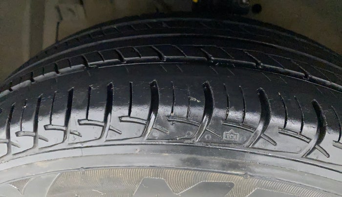2018 Maruti Ertiga ZXI, Petrol, Manual, 37,249 km, Left Front Tyre Tread