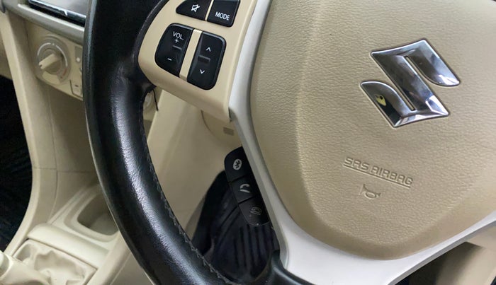 2018 Maruti Ertiga ZXI, Petrol, Manual, 37,249 km, Steering wheel - Phone control not functional