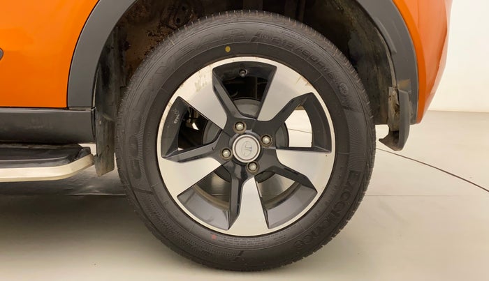 2018 Tata NEXON XZA PLUS DIESEL, Diesel, Automatic, 33,381 km, Left Rear Wheel
