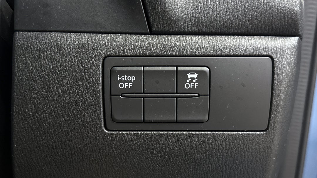 2018 Mazda 3 Maxx Sport, Automatic, 87722 km, Utility Switches/Buttons