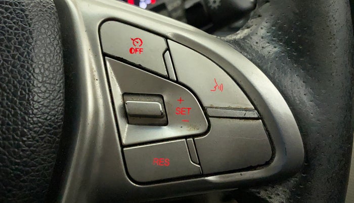 2019 Mahindra XUV 3OO W8 1.5 DIESEL, Diesel, Manual, 80,316 km, Adaptive Cruise Control
