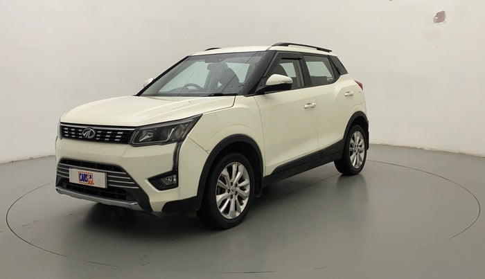 2019 Mahindra XUV 3OO W8 1.5 DIESEL, Diesel, Manual, 80,316 km, Left Front Diagonal