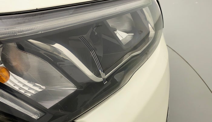 2019 Mahindra XUV 3OO W8 1.5 DIESEL, Diesel, Manual, 80,316 km, Right headlight - Faded
