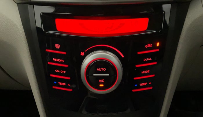 2019 Mahindra XUV300 W8 1.5 DIESEL, Diesel, Manual, 80,316 km, Automatic Climate Control